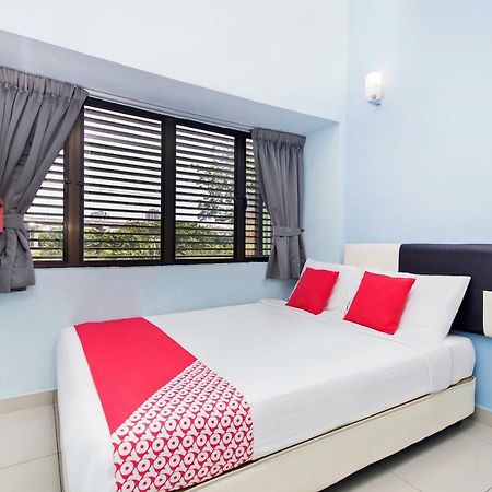 Oyo 220 Hotel Sri Maluri Kuala Lumpur Ngoại thất bức ảnh