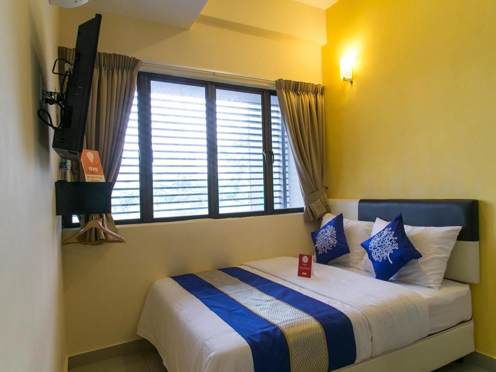Oyo 220 Hotel Sri Maluri Kuala Lumpur Ngoại thất bức ảnh