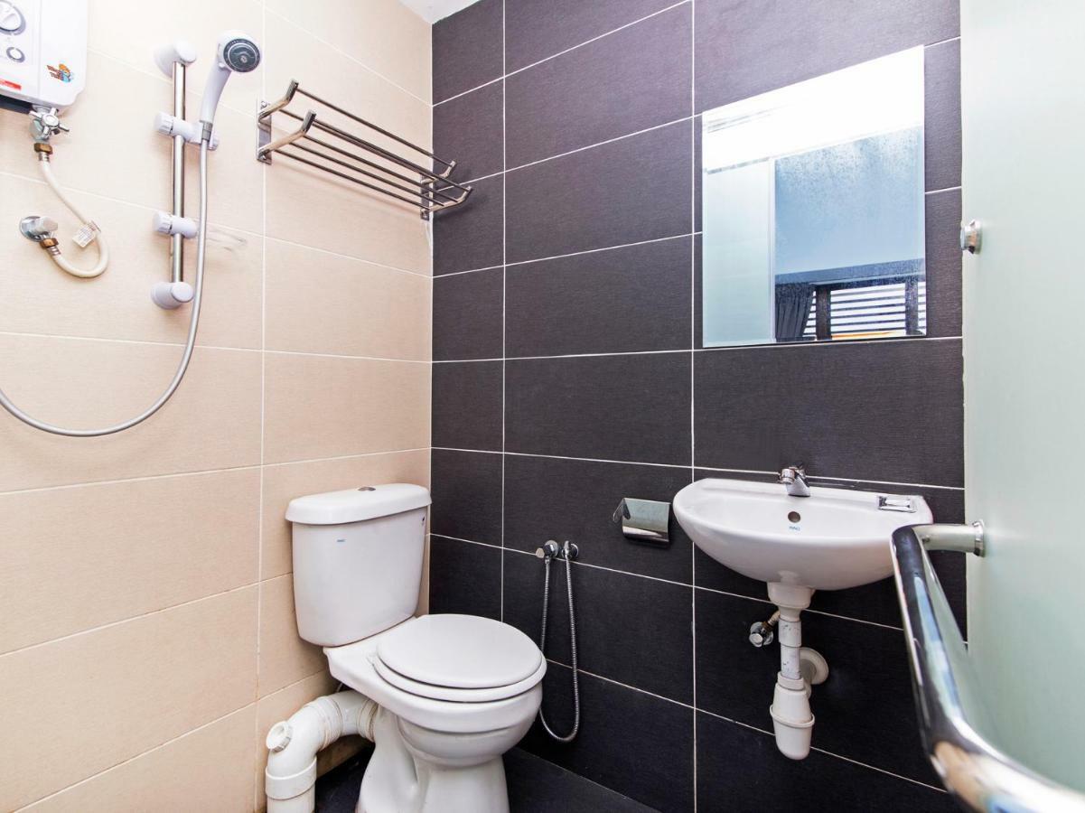 Oyo 220 Hotel Sri Maluri Kuala Lumpur Ngoại thất bức ảnh