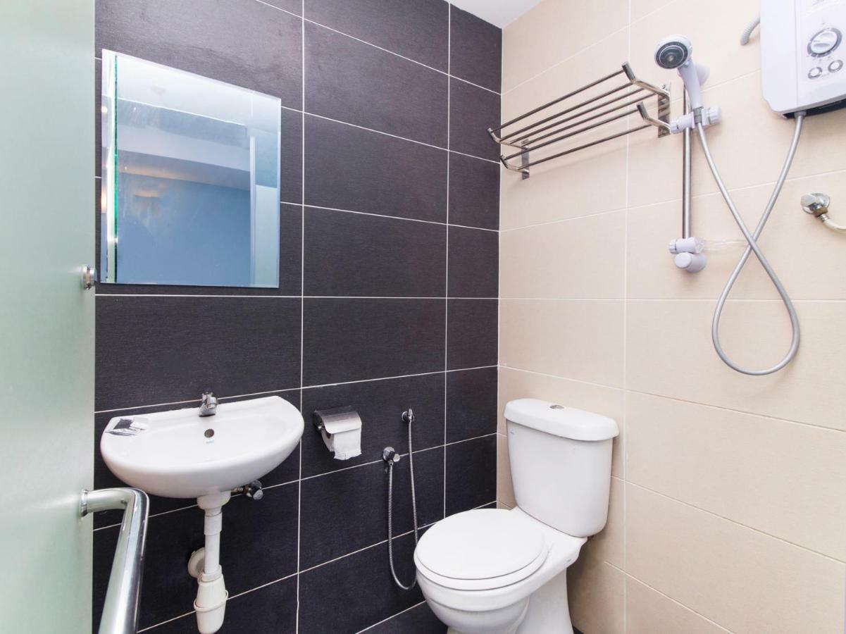 Oyo 220 Hotel Sri Maluri Kuala Lumpur Ngoại thất bức ảnh
