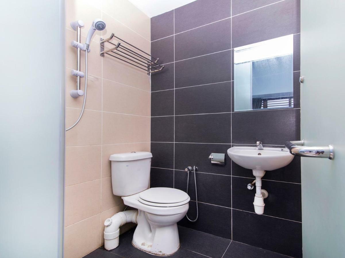 Oyo 220 Hotel Sri Maluri Kuala Lumpur Ngoại thất bức ảnh